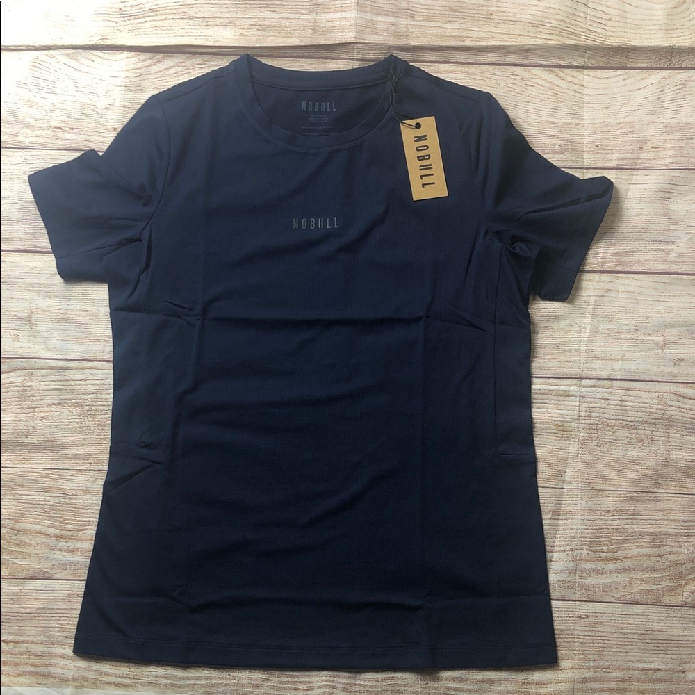 NOBULL WOMEN'S‎ DELTAPEAK® MICRO TEXTURED TEE